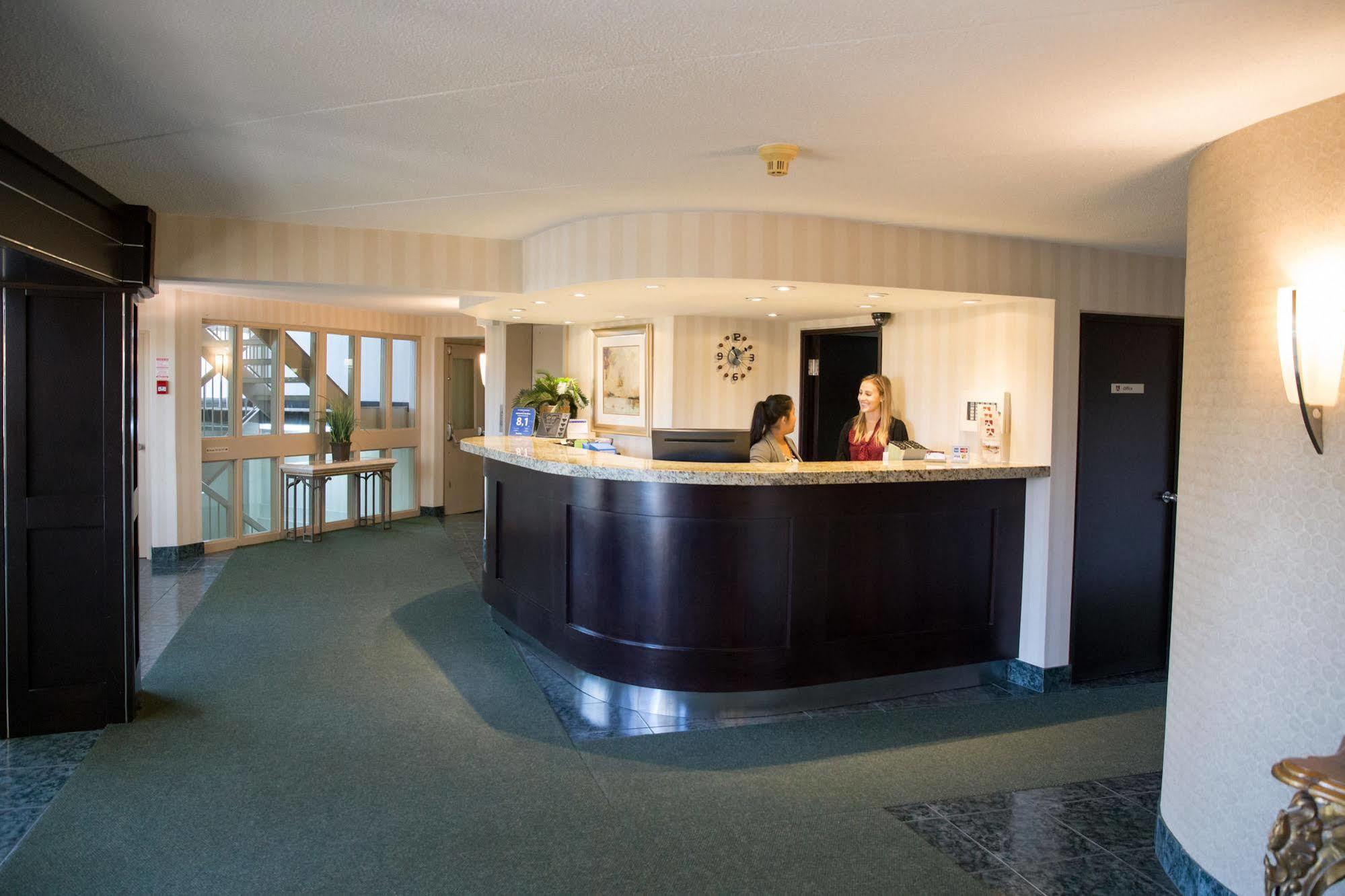 Admiral Inn Хамилтън Екстериор снимка
